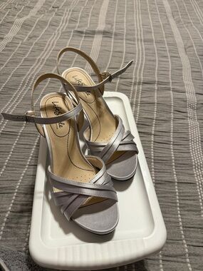 NWOT Life Stride Silver Satin Crisscross Ankle Strap Heels